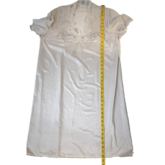 Vintage Nightgown Womens LG Ivory Lace Trim VNeck Short Sleeve Pleated Sleepwear - Picture 7 of 7